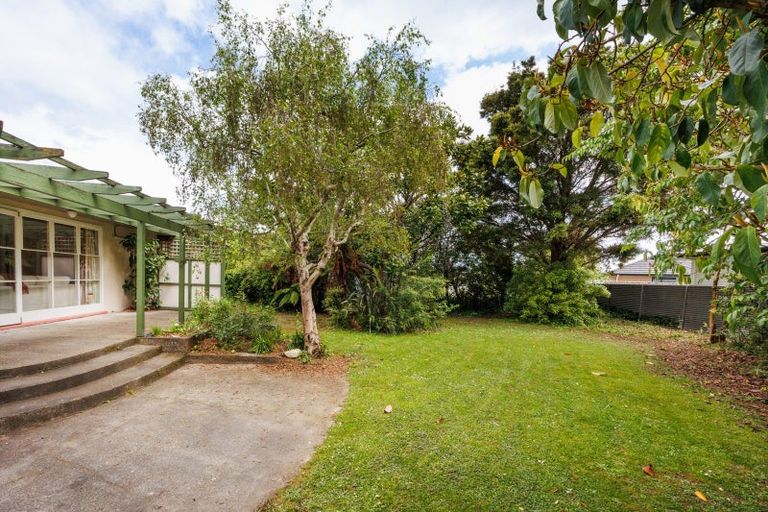 Photo of property in 6 Eton Place, Terrace End, Palmerston North, 4410