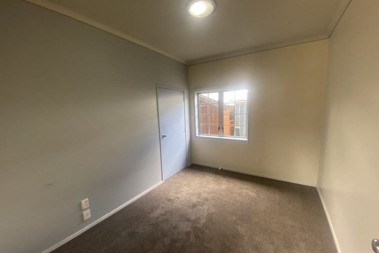 Photo of property in 28 Mulvaney Crescent, Henderson, Auckland, 0612