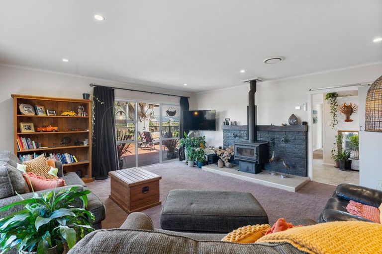 Photo of property in 51 Toru Road, Paraparaumu Beach, Paraparaumu, 5032