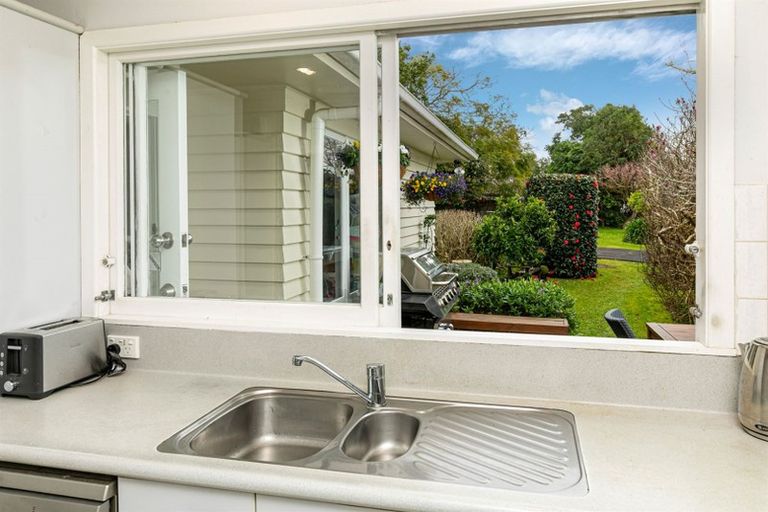 Photo of property in 22 Brandon Road, Glen Eden, Auckland, 0602