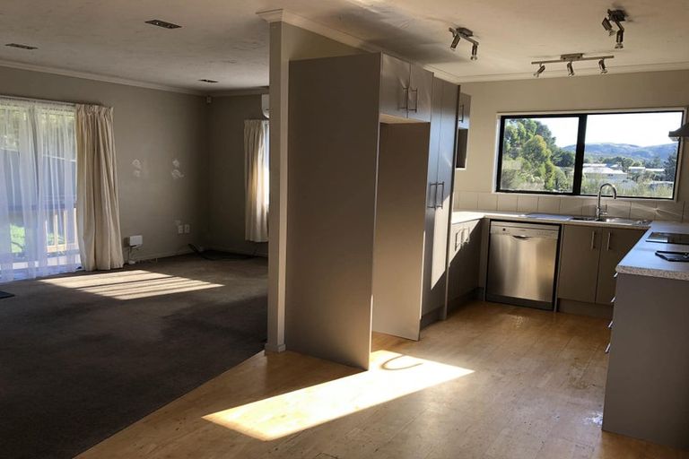 Photo of property in 15 Fenchurch Grove, Stokes Valley, Lower Hutt, 5019