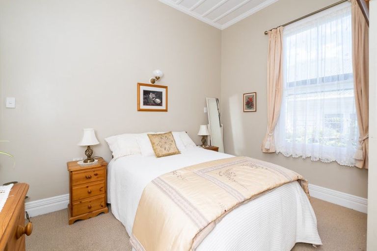 Photo of property in 11 Lincoln Road, Bluff Hill, Napier, 4110