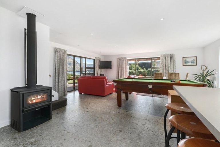 Photo of property in 314 Beacon Point Road, Wanaka, 9305