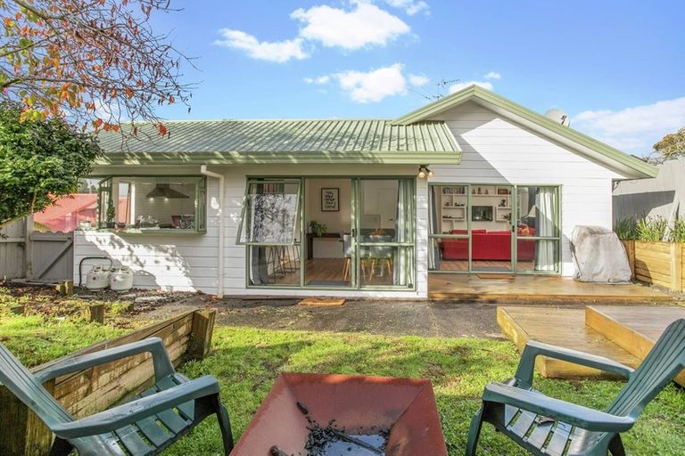 Photo of property in 2/251 Pakuranga Road, Pakuranga, Auckland, 2010