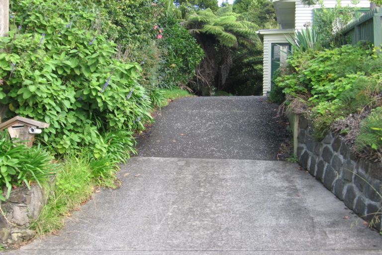 Photo of property in 47 Minnehaha Avenue, Titirangi, Auckland, 0604