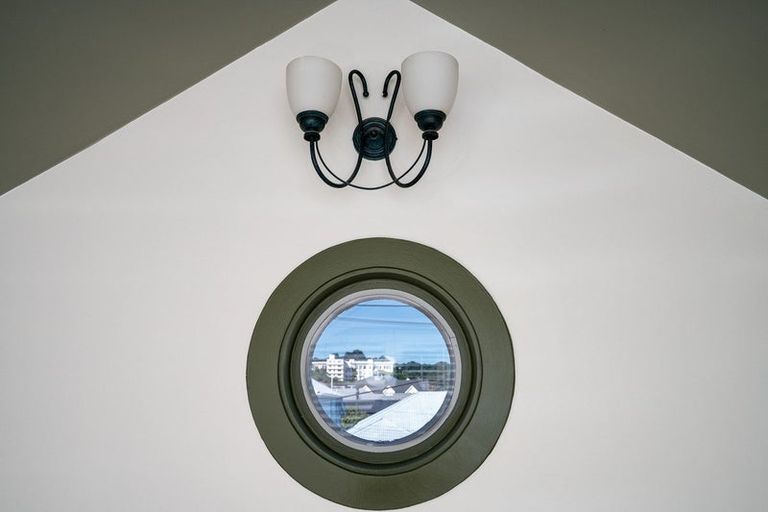 Photo of property in 99 Pirie Street, Mount Victoria, Wellington, 6011