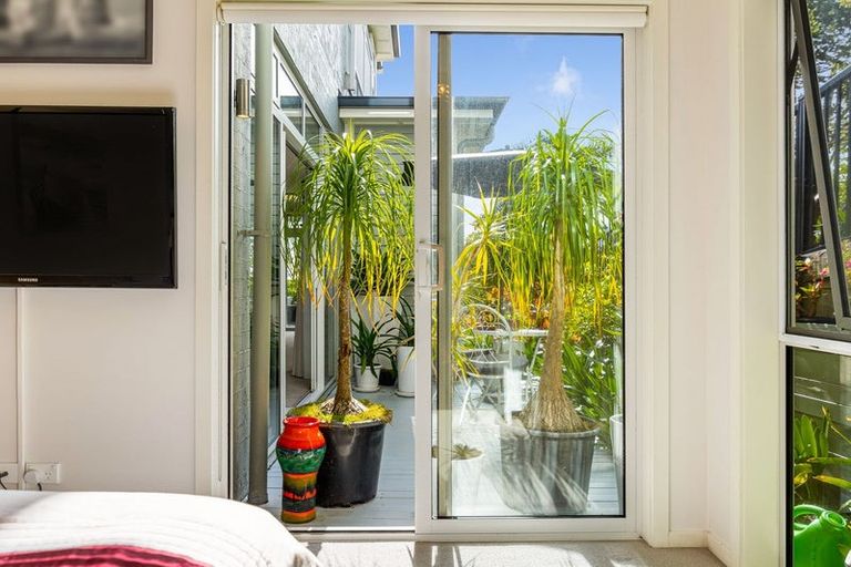 Photo of property in 6 Park Lane, Orewa, 0931