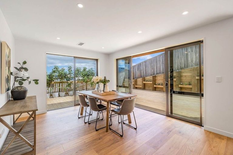 Photo of property in 30 Colliston Rise, Pinehill, Auckland, 0632