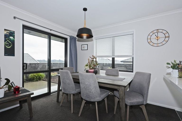 Photo of property in 14 Ridge Drive, Omokoroa, 3114