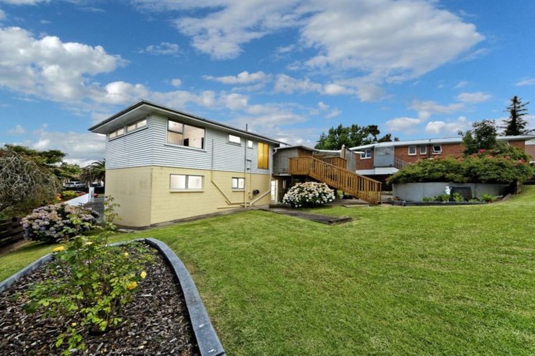 Photo of property in 22 Crompton Road, Massey, Auckland, 0614