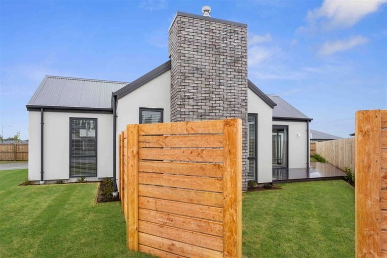 Photo of property in 22 Mcquillan Avenue, Woodend, 7610