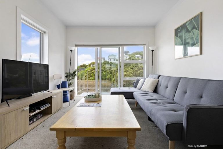Photo of property in Kingsgate Flats, 10 Austin Street, Mount Victoria, Wellington, 6011