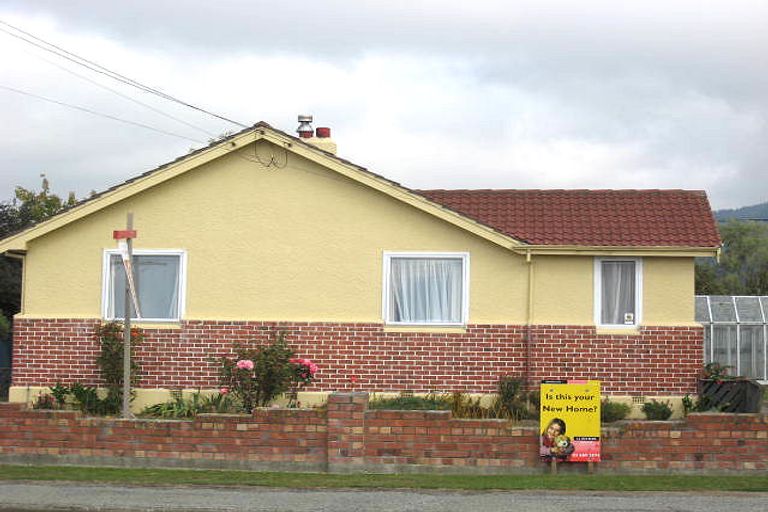 Photo of property in 22 Exeter Street, Waimate, 7924