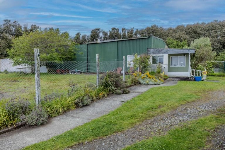 Photo of property in 1216 Main North Road, Urenui, 4375