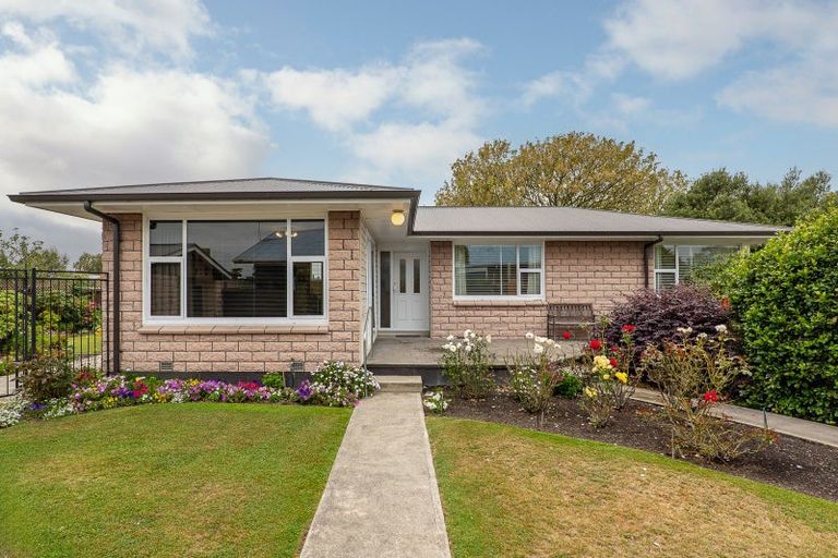 Photo of property in 3 Gloaming Place, Sockburn, Christchurch, 8042