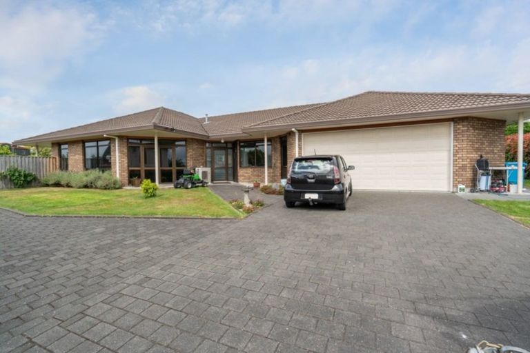 Photo of property in 75 Shepherd Road, Waipahihi, Taupo, 3330
