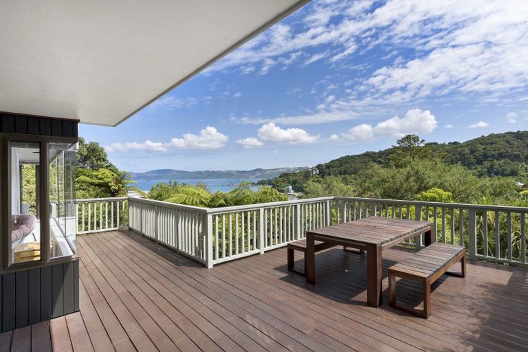 Photo of property in 32 Walter Road, Lowry Bay, Lower Hutt, 5013