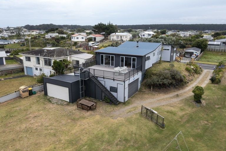 Photo of property in 122 Seabury Avenue, Foxton Beach, Foxton, 4815