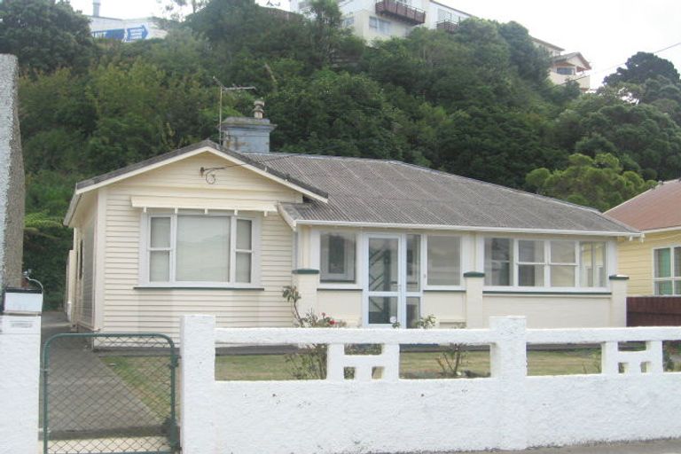 Photo of property in 37 Tauhinu Road, Miramar, Wellington, 6022