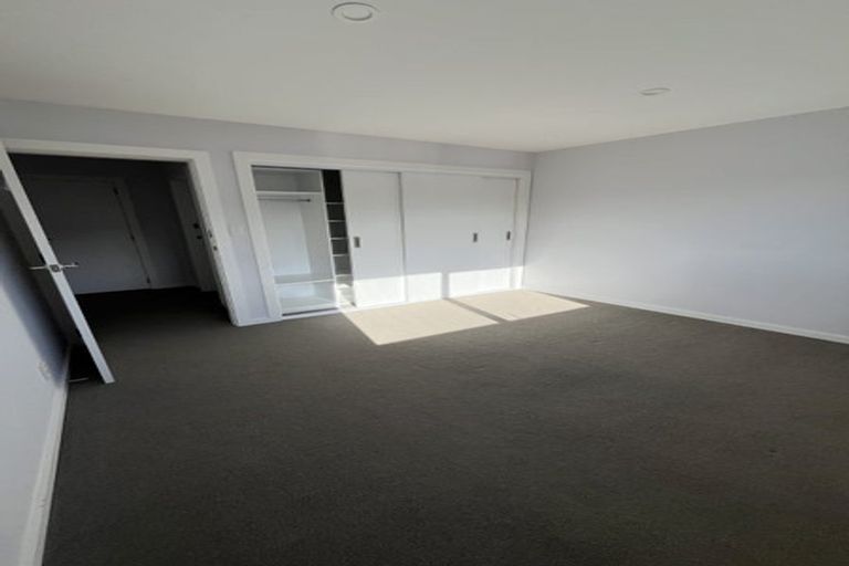 Photo of property in 2/121 Rongotai Road, Kilbirnie, Wellington, 6022