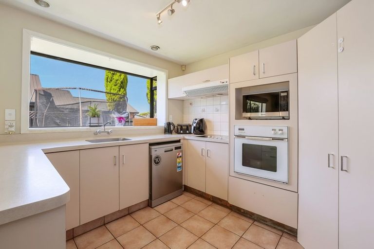 Photo of property in 34 Lowry Avenue, Redwood, Christchurch, 8051