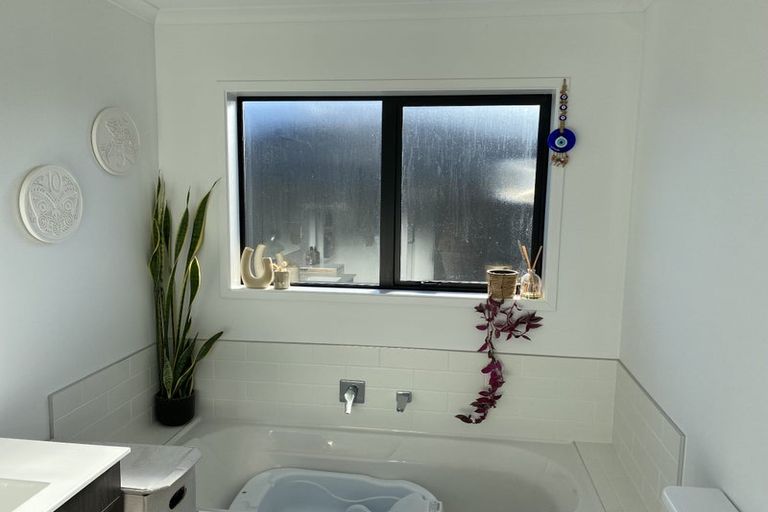 Photo of property in 11 Pioneer Crescent, Omokoroa, 3114