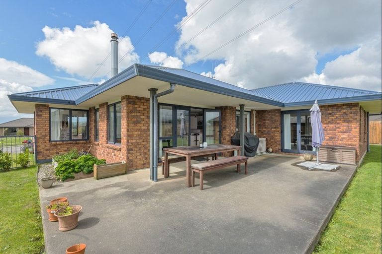Photo of property in 186 Pacific Drive, Fitzherbert, Palmerston North, 4410