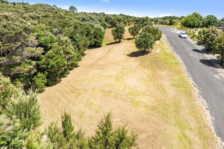 Photo of property in 129 Stratford Drive, Cable Bay, 0420