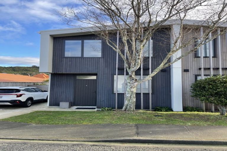 Photo of property in 6 Cook Street, Karori, Wellington, 6012