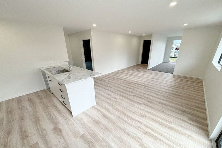 Photo of property in 24 Mehrtens Crescent, Woodend, 7610