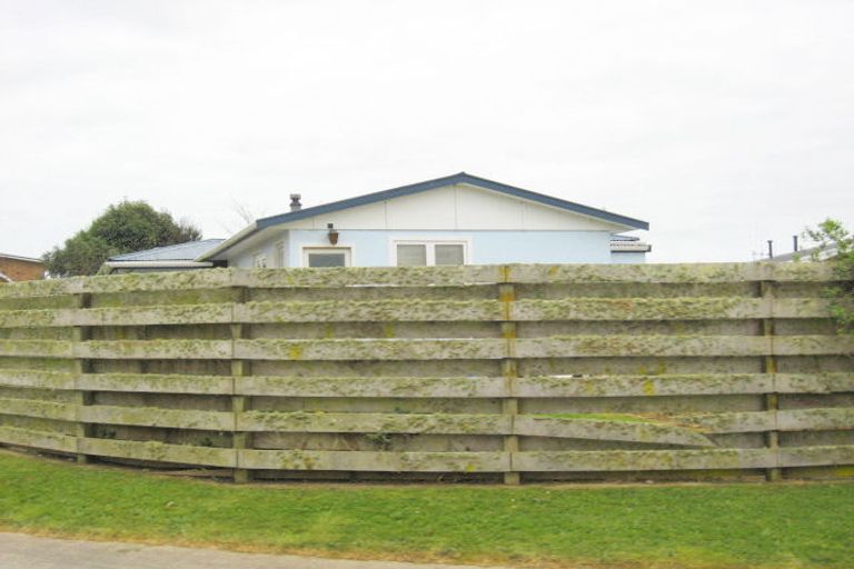 Photo of property in 12 Ryder Crescent, Levin, 5510