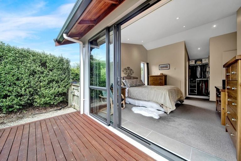 Photo of property in 89 Tape Road, Hillsborough, New Plymouth, 4372