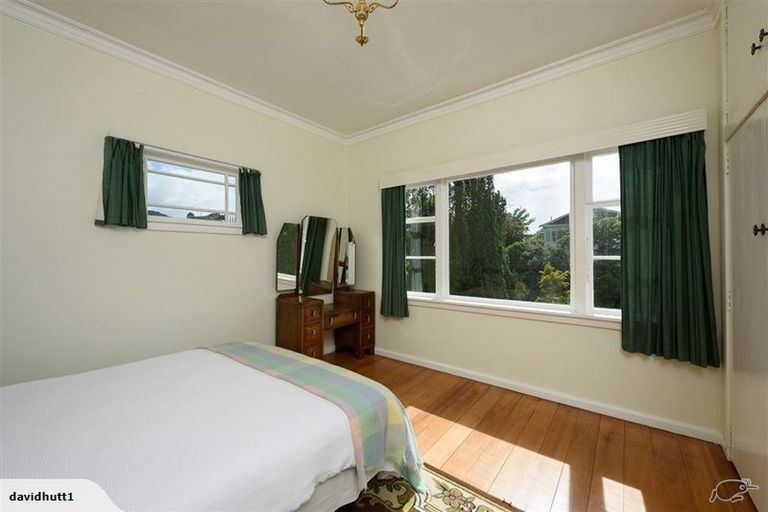 Photo of property in 16 Richmond Avenue, Karori, Wellington, 6012