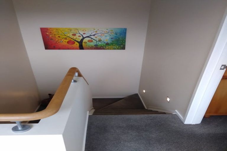 Photo of property in 6 Borrowdace Avenue, Botany Downs, Auckland, 2010