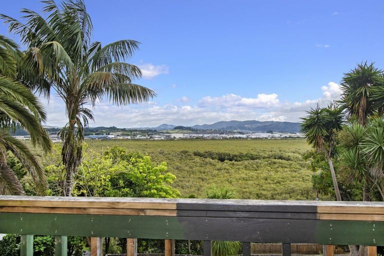 Photo of property in 15 Waimahanga Road, Onerahi, Whangarei, 0110