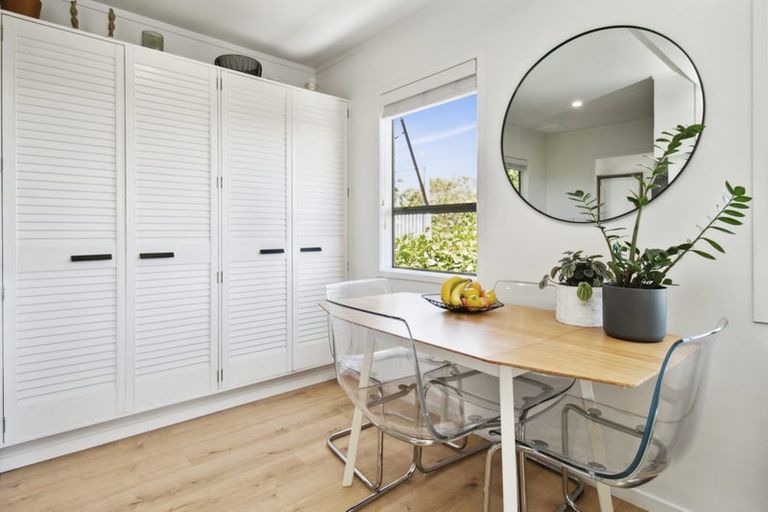 Photo of property in 2/208 Rangatira Road, Beach Haven, Auckland, 0626