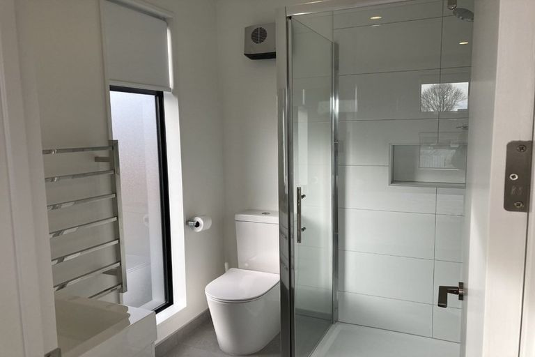 Photo of property in 52a Picton Avenue, Riccarton, Christchurch, 8011