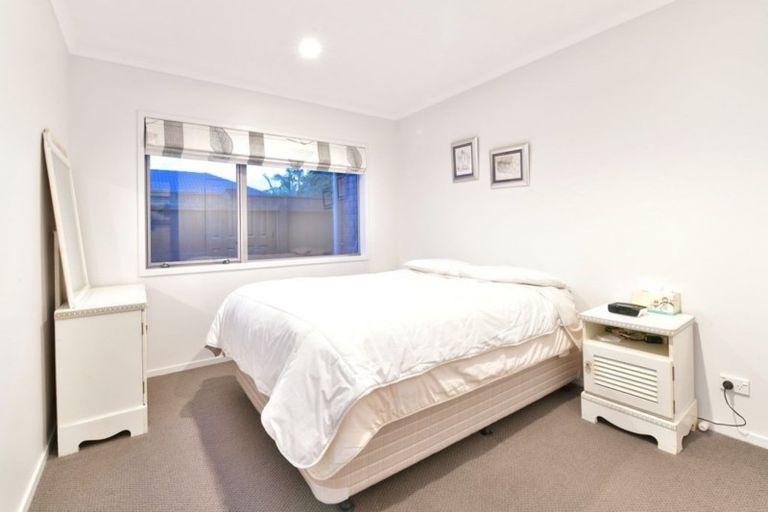 Photo of property in 24 Chesterfield Way, Orewa, 0931