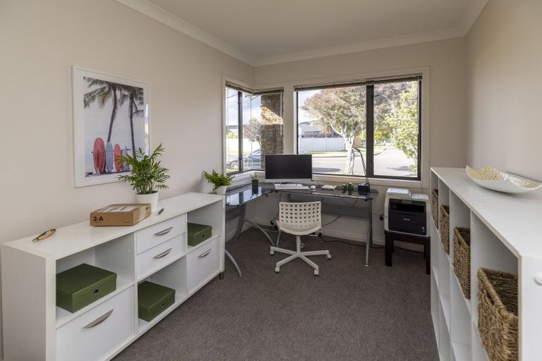 Photo of property in 71 Hillcrest Road, Raumati Beach, Paraparaumu, 5032