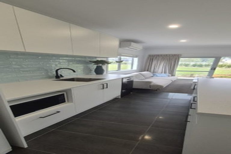 Photo of property in 47 Codlin Road, Waiuku, 2683