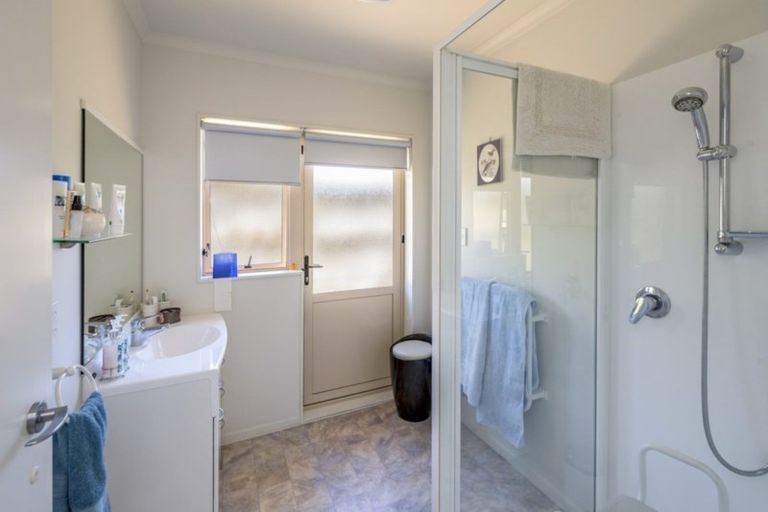 Photo of property in 2 Fuller Close, Levin, 5510