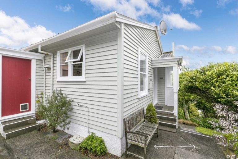 Photo of property in 4 Montgomery Avenue, Karori, Wellington, 6012