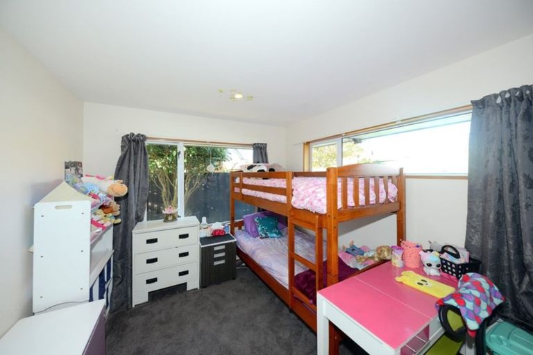 Photo of property in 49 Queenspark Drive, Parklands, Christchurch, 8083