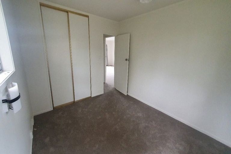 Photo of property in 24 Walton Street, Red Beach, 0932