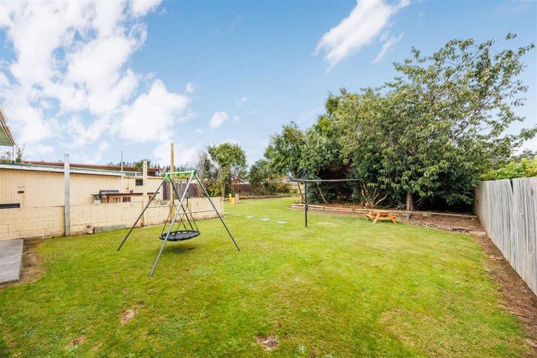 Photo of property in 2 Oaklea Avenue, Marton, 4710