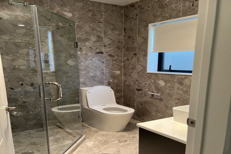 Photo of property in 28 Ballyalton Crescent, Flat Bush, 2019