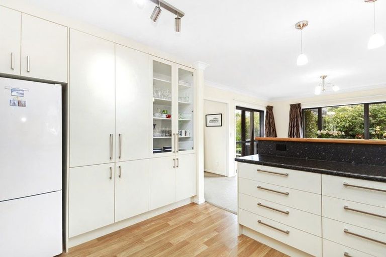 Photo of property in 189 Woodman Drive, Tawa, Wellington, 5028