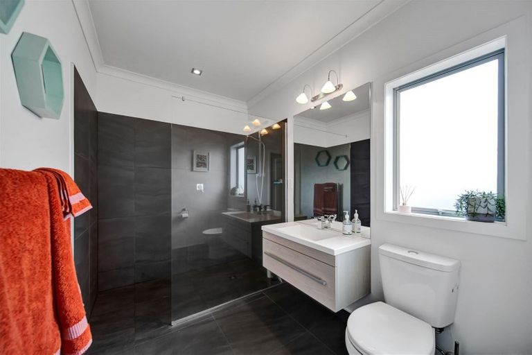 Photo of property in 2 Northpoint Way, Bell Block, New Plymouth, 4312