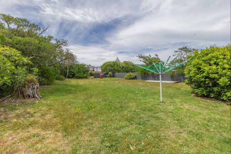 Photo of property in 15 Rangitane Street, Himatangi Beach, Foxton, 4891