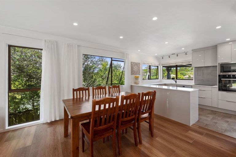 Photo of property in 24 Deverell Place, Northcross, Auckland, 0632